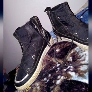 Moon boot, Size 8, Black